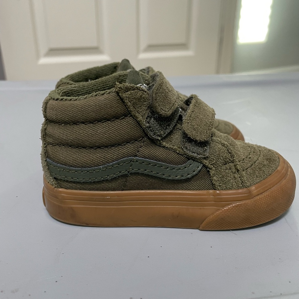 Toddler size 5 vans Sk8-Hi
